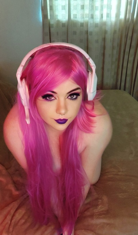 Header of femmefatale98