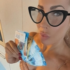 View findom.monique (Monique D'Argent) OnlyFans 92 Photos and 32 Videos for free 

 profile picture