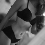 View Foxxy (fxxxy) OnlyFans 49 Photos and 32 Videos leaks 

 profile picture