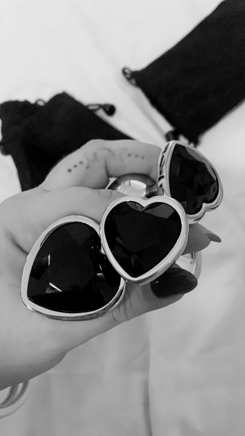 Header of moaisabel