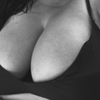 View Yvrucsehseelhagho (yvrucsehseelhagho) OnlyFans 49 Photos and 32 Videos for free 

 profile picture
